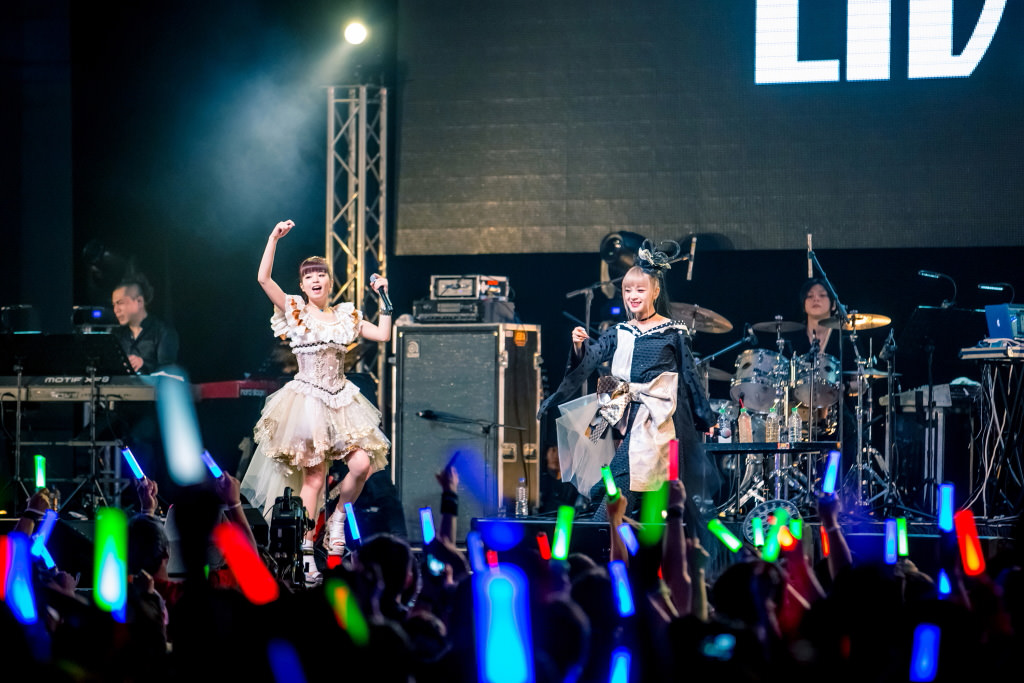 Photo of Luna Haruna and GARNiDELiA performing together, by Boris Kuek