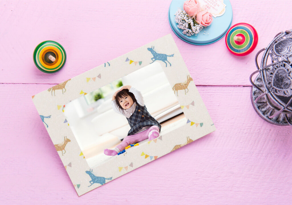 photo frame made from patterned paper